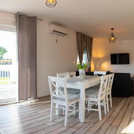 Idyllic Country House - Aprilis - Ae 1418 Galovac (Zadar)