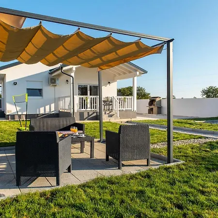 Villa Idyllic Country House - Aprilis - Ae 1418 Galovac (Zadar)