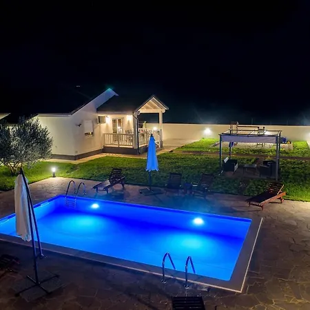 Idyllic Country House - Aprilis - Ae 1418 *