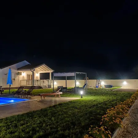 Villa Idyllic Country House - Aprilis - Ae 1418 Galovac (Zadar)